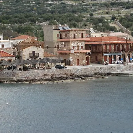 Akrotainaritis Guest house *