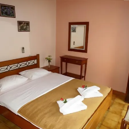 Guest house Akrotainaritis 3*
